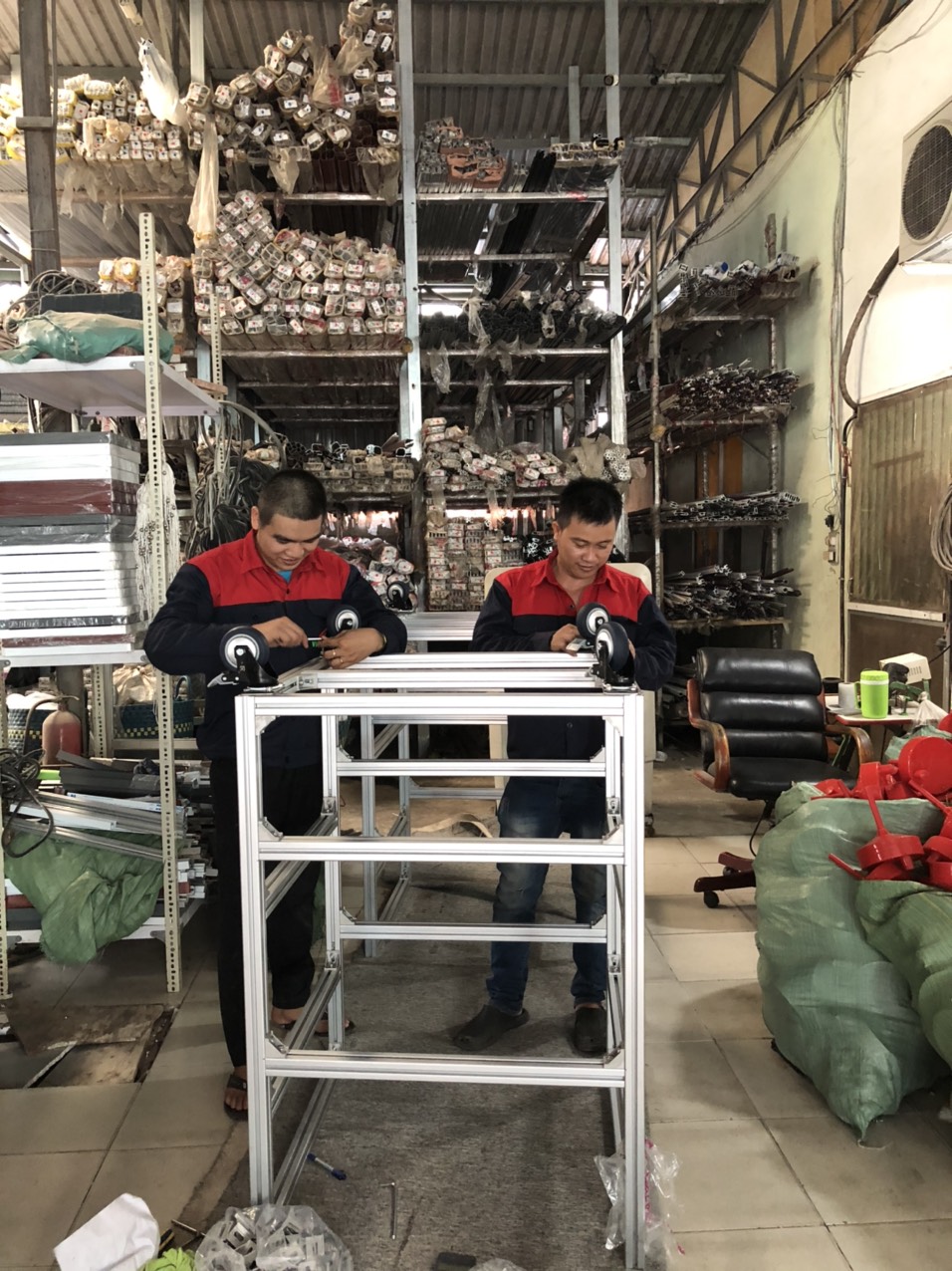 Đồng phục công ty Việt Thống